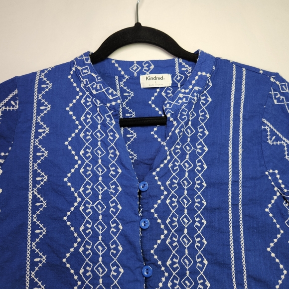 ⭐️Anthropologie Kindred Blue Embroidered Boho Button Up Shirt Size Large - Picture 2 of 8